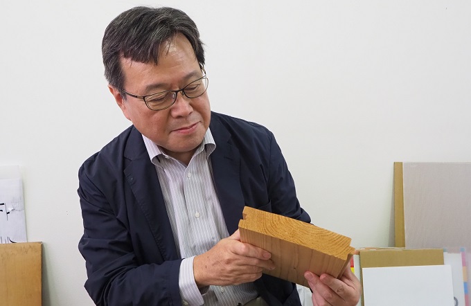 甲田建築事務所　代表と木材