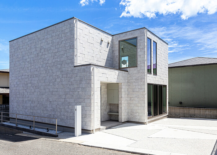 トヨタホームの独自ブランドであるシンセ・スマートステージで建てた福岡県の家の外観