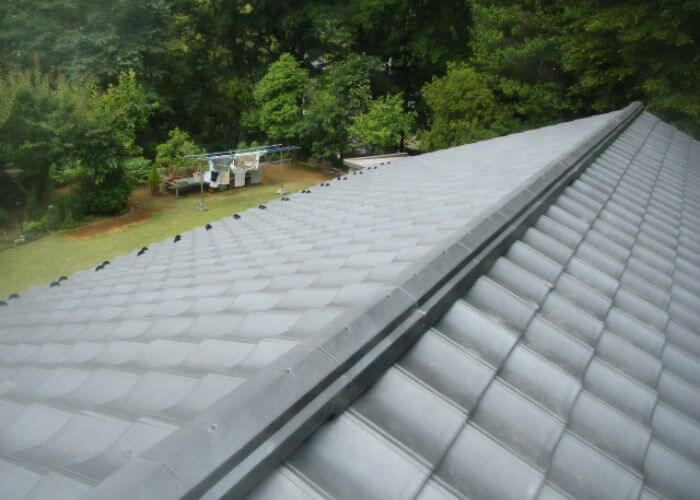 大久保工務店が手掛けた屋根の耐震性を高めるための改修工事